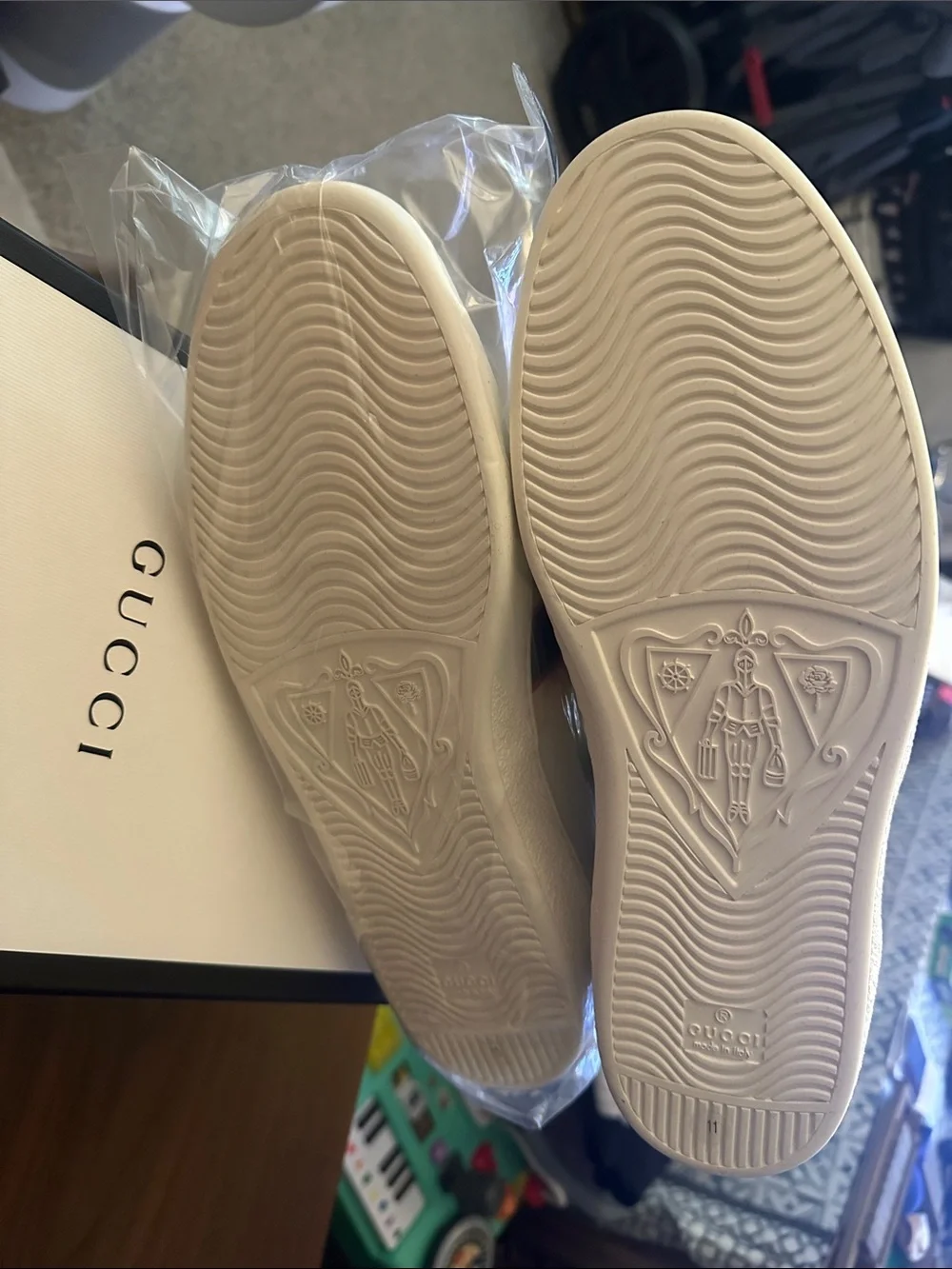 Gucci White Leather Sneakers with Red and Blue Logo Strap